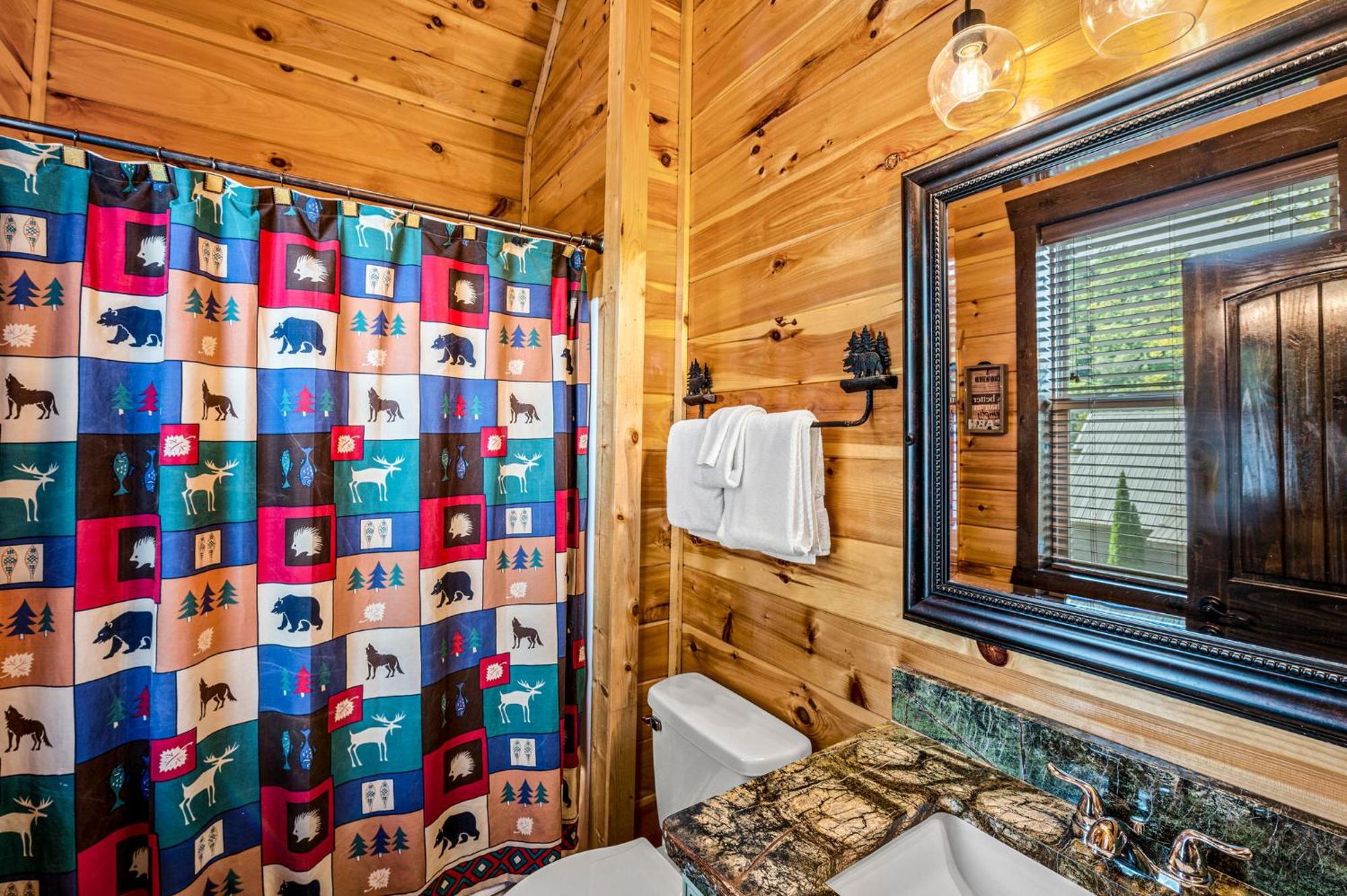 The Mighty Crabapple Manor By Stony Brook Cabins Гетлинбург Екстериор снимка